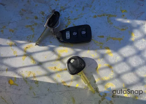 2012 Hyundai Elantra Gls (Ulsan Plant) из США, поврежденный, VIN KMHDH4AE0CU415727